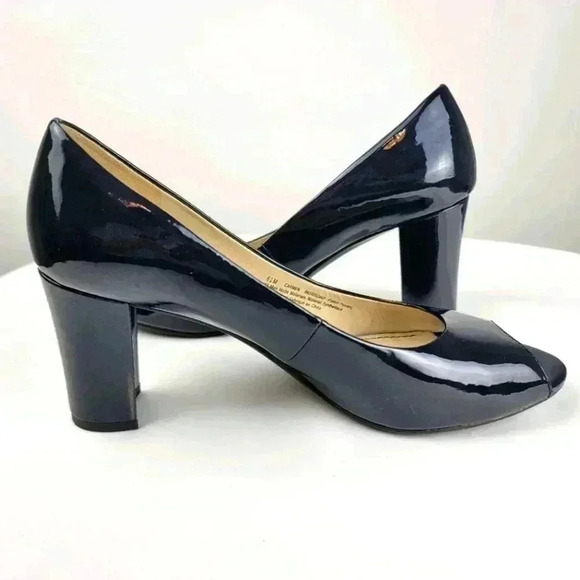 Black Super Chic Heel - Picture 1 of 9